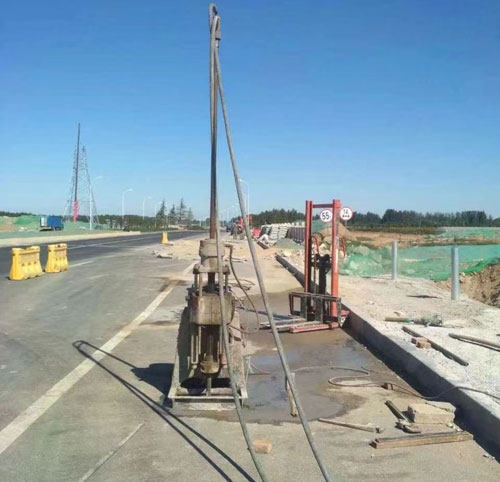 萝北公路高聚物注浆加固