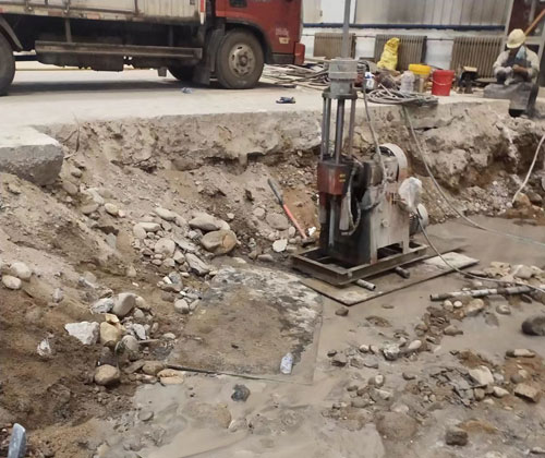 萝北公路下沉压浆
